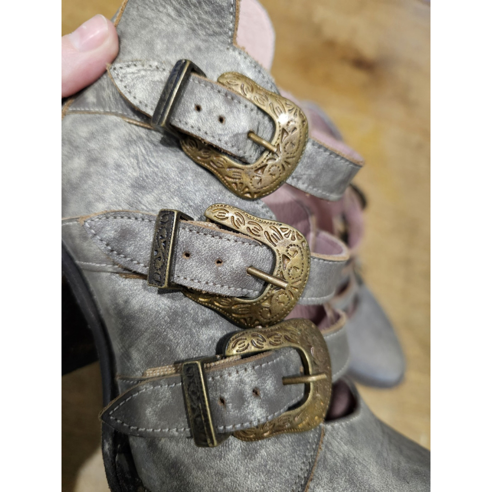 Miss Macie Booties Size 7.5 Gray Leather Gold Hardware Only Worn Once - Picture 5 of 6
